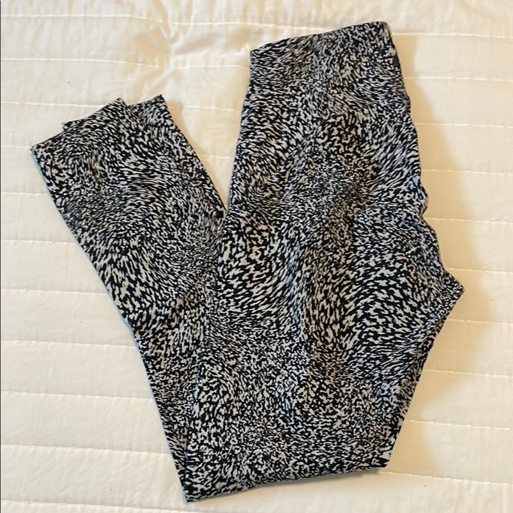 lululemon athletica Black and White Patterned Leggings - invigorate style